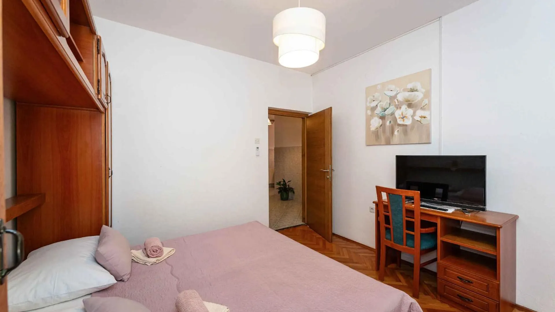 Apartments In Starigrad-Paklenica 43533 Starigrad Paklenica