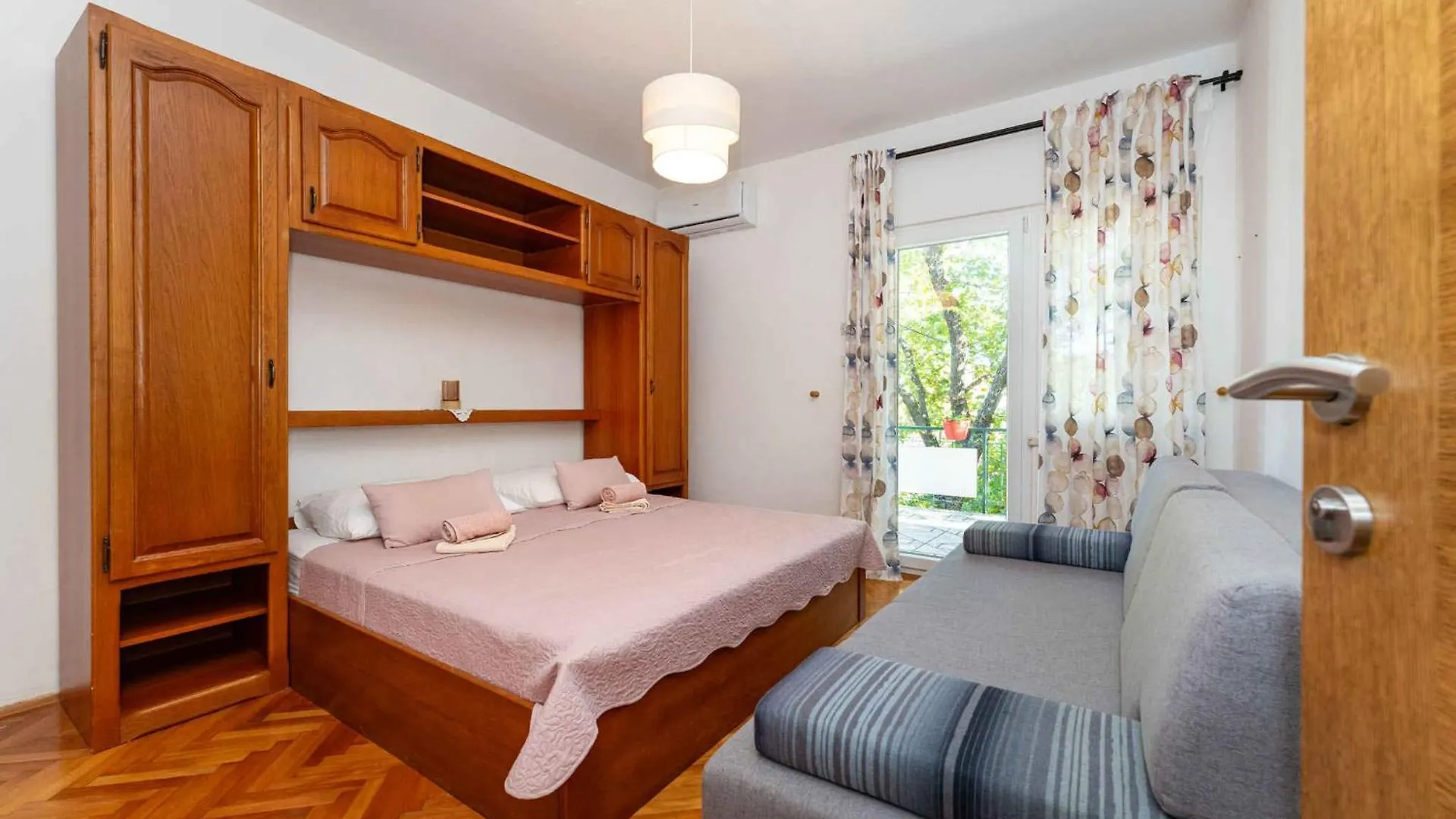 Apartments In Starigrad-Paklenica 43533