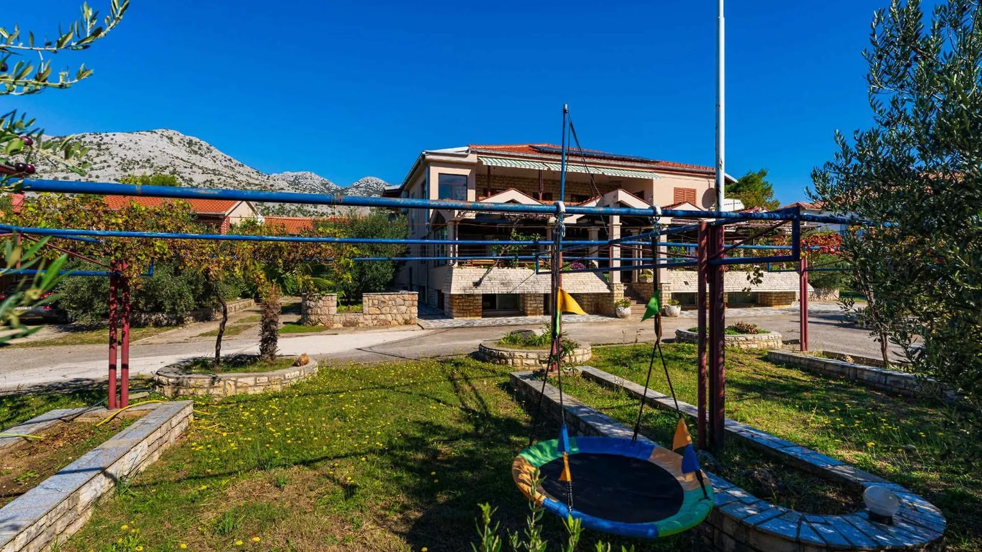 Apartments In Starigrad-Paklenica 43533 0*, Starigrad Paklenica